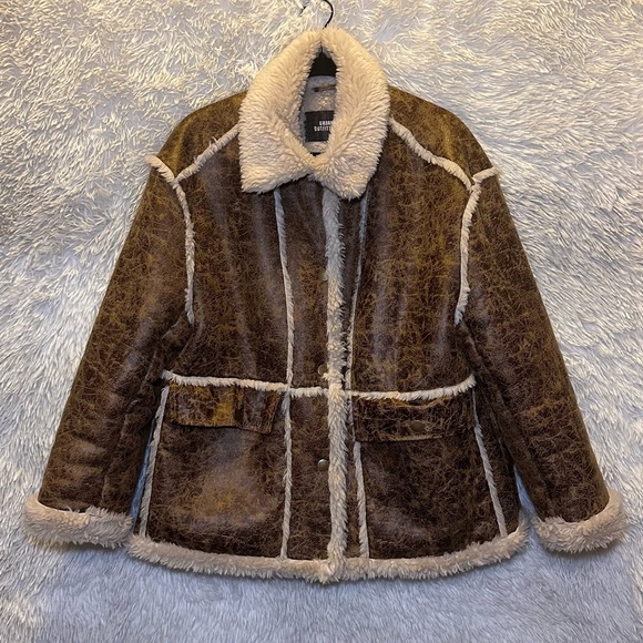 Urban Outfitters Oversized Faux Suede Sherpa Jacket - Picture 4 of 7